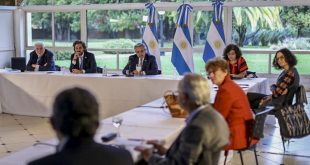 Fernández analizó en Olivos con el Comité de Expertos la próxima fase de cuarentena