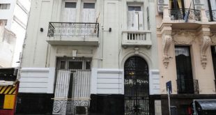 El auto con tres personas en el Instituto Patria: así denuncian que espiaba Alan Ruíz