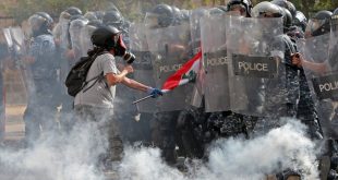 Beirut: más de 200 heridos por masivas protestas en reclamo de justicia tras la explosión