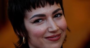 Úrsula Corberó, audaz: posó en topless y microbikini