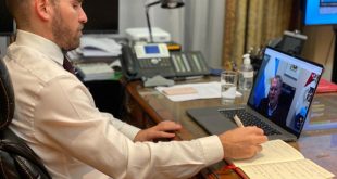 El Gobierno anunció que pagará intereses de bonos que no entraron en el canje de deuda