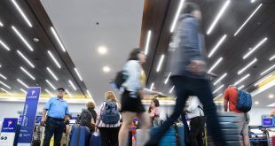 Quienes tienen un permiso para circular podrán viajar por el interior del país en micro, avión o tren
