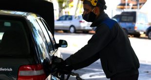 Combustibles: el Gobierno postergó una suba de impuestos y frenó así un nuevo aumento en la nafta