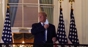 Coronavirus: Donald Trump se burló de la pandemia y prometió “repartir besos” en un acto
