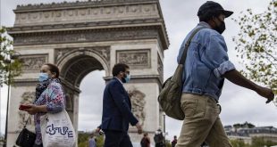 Francia decretó el toque de queda para 46 millones de personas durante seis semanas
