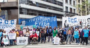 Movimientos sociales marcharon por un reconocimiento para trabajadores de merenderos y comedores