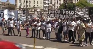 Corte total en el Obelisco por la confluencia de distintas protestas