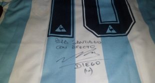 Murió Maradona: sus camisetas firmadas subieron de precio