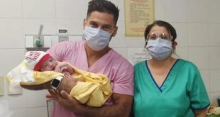 Diego Salvador: uno de los primeros bebés de 2021 y un homenaje a Maradona y Bilardo