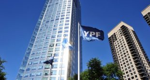 YPF volvió a mejorar la oferta para renegociar su deuda